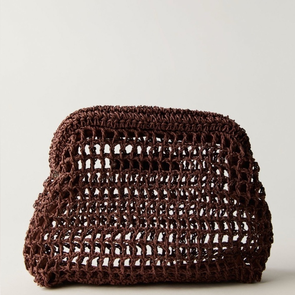 Free People Sand Bound Woven Raffia Straw Clutch in Chocolate NWT - Picture 2 of 6